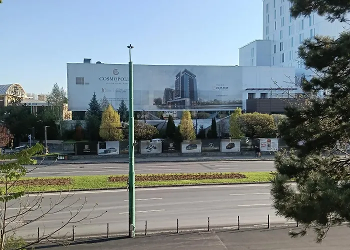 Ariel Studio Central Trainstation